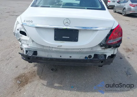 2016 Mercedes-Benz C 300 из США, поврежденный, VIN 55SWF4JB8GU177132